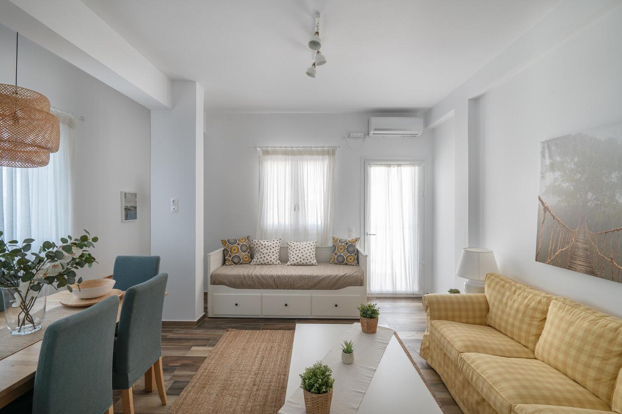 Pouletis Family Apartments - Akroyali Seaview Getaways Каламата Екстер'єр фото