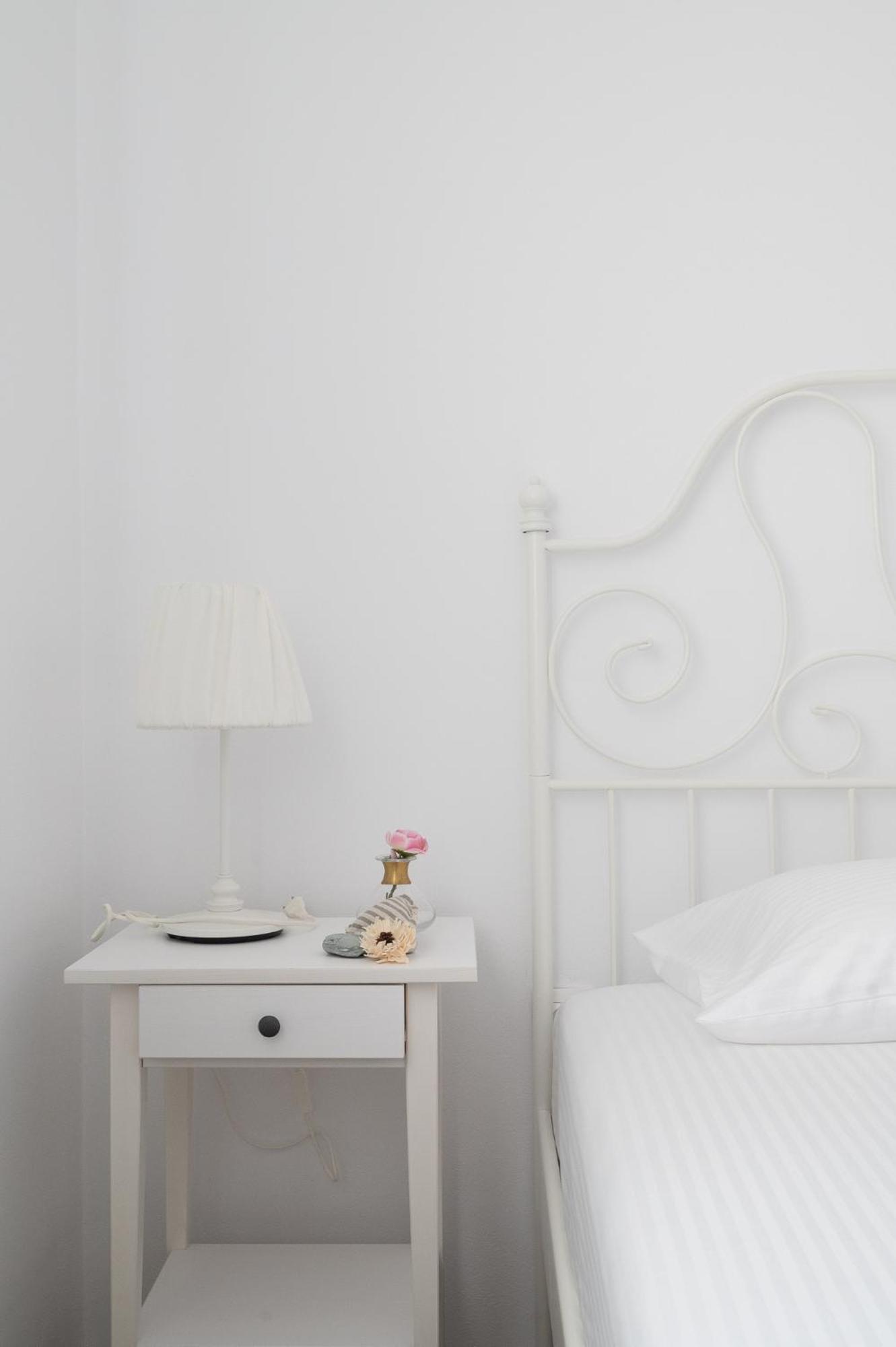 Pouletis Family Apartments - Akroyali Seaview Getaways Каламата Номер фото