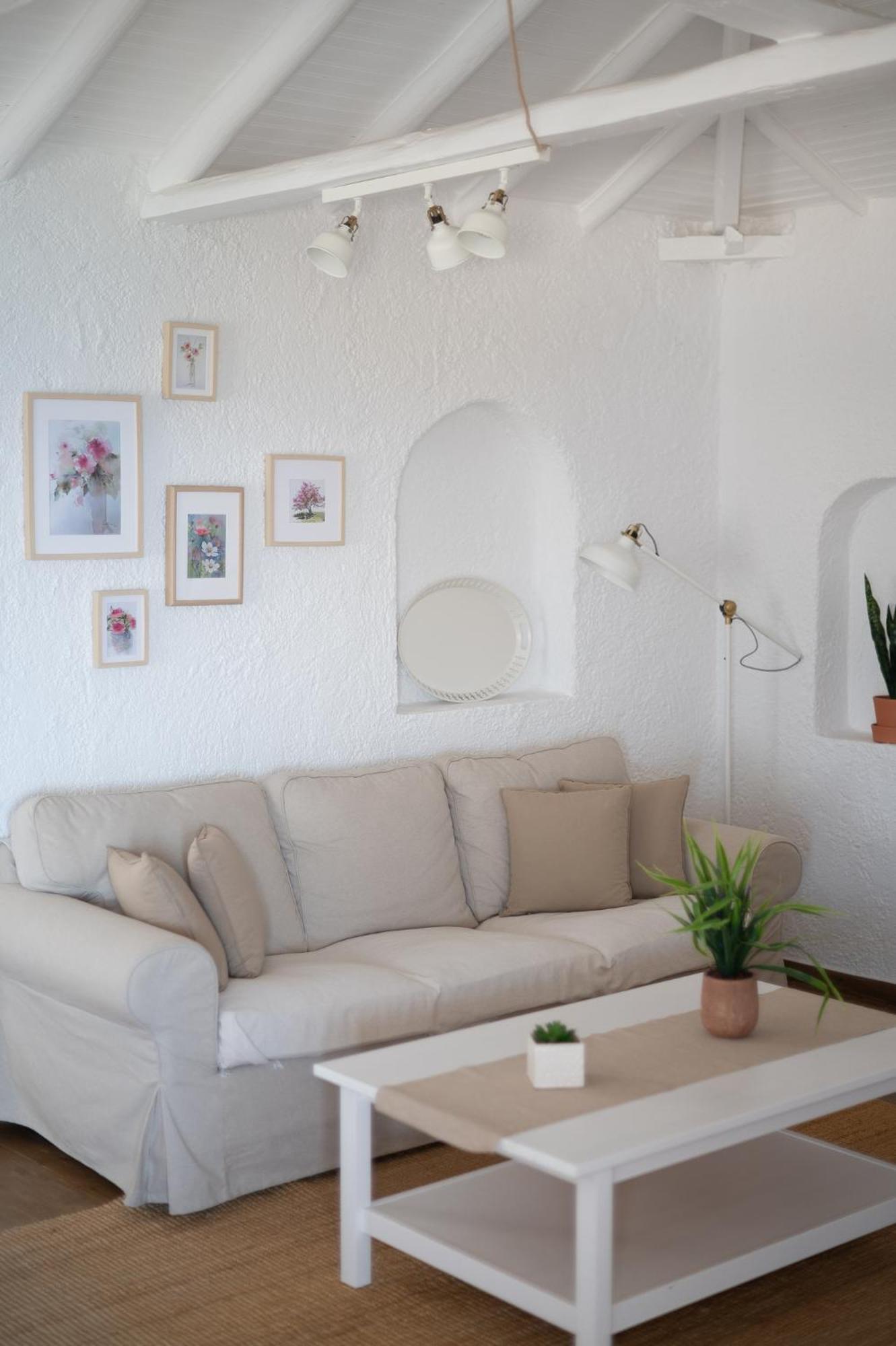 Pouletis Family Apartments - Akroyali Seaview Getaways Каламата Номер фото